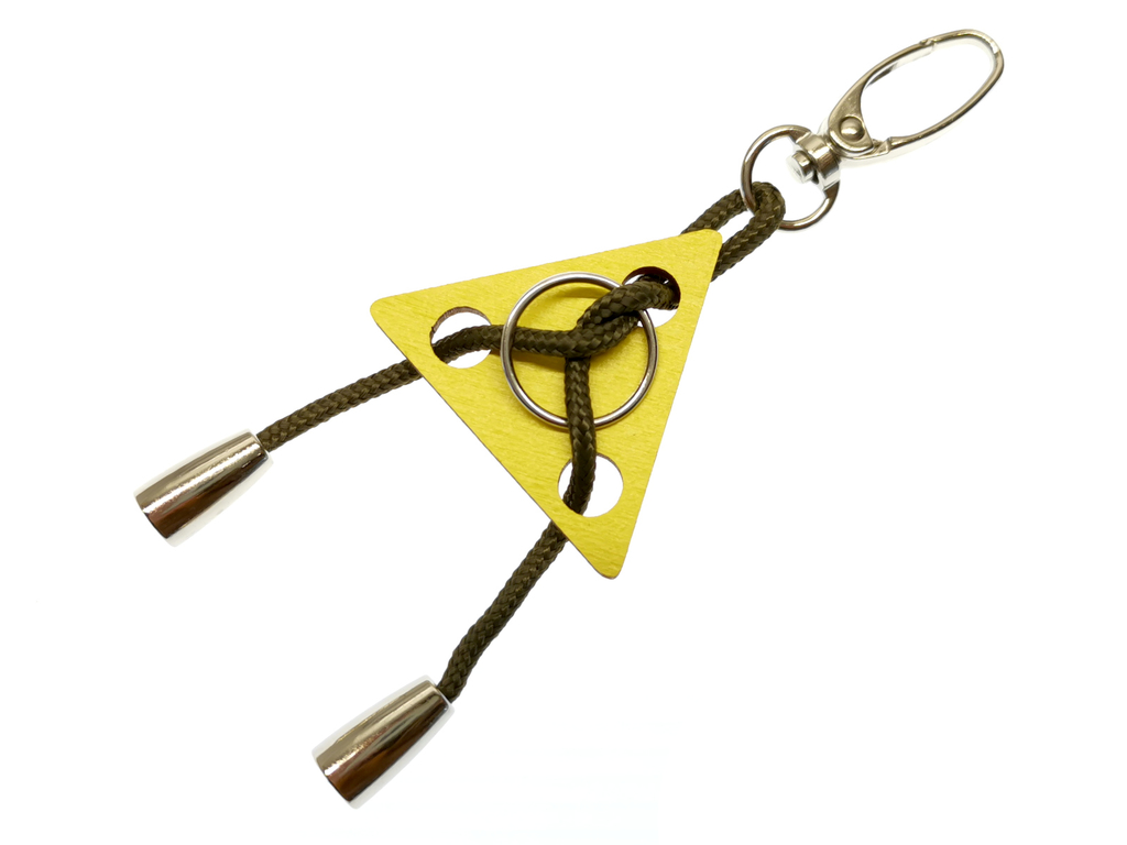 Простая веревочная головоломка брелок Пирамида. Эксклюзивная разработка, автор Любовь Бородина.